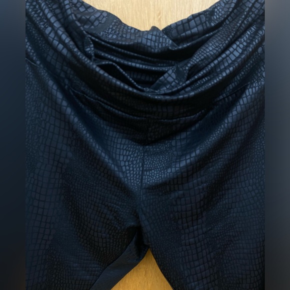 NWOT Shein Crocodile Print Leggings Black Size 3X - Picture 7 of 10